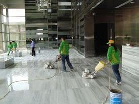 使用刷地機(jī)應(yīng)注意的事項(xiàng)有哪些？